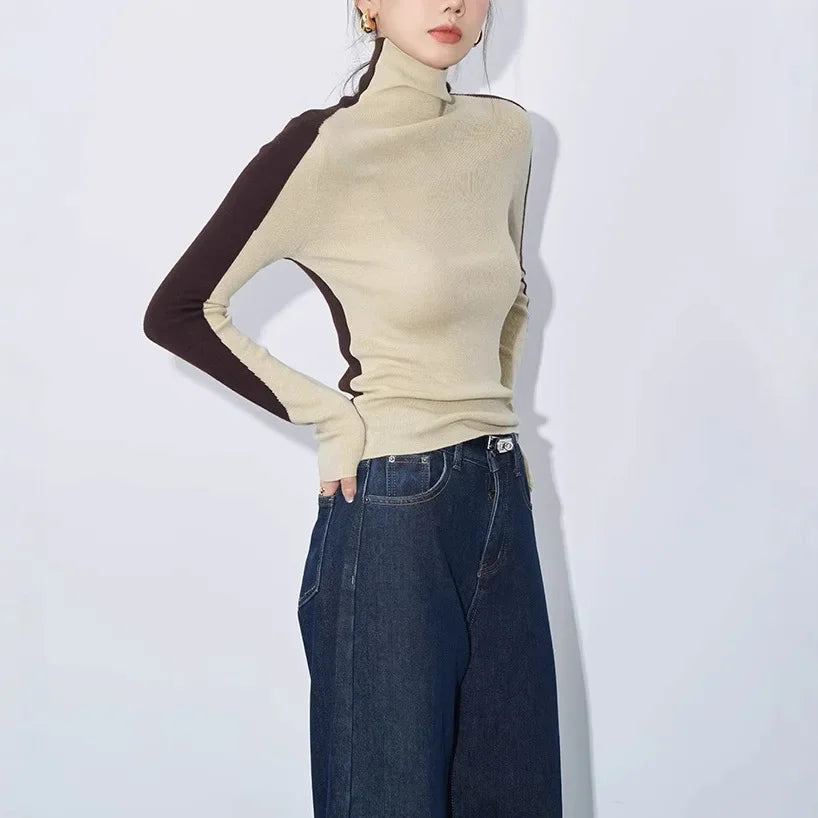 Eufemia | Top with Neck Mock Neck & Contrast Sleeves