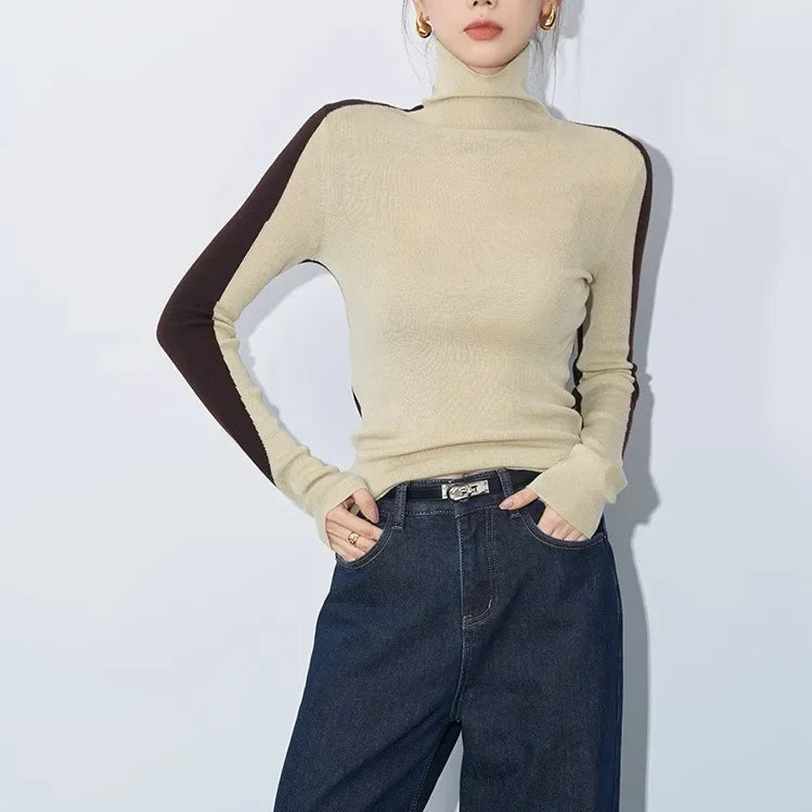 Eufemia | Top with Neck Mock Neck & Contrast Sleeves