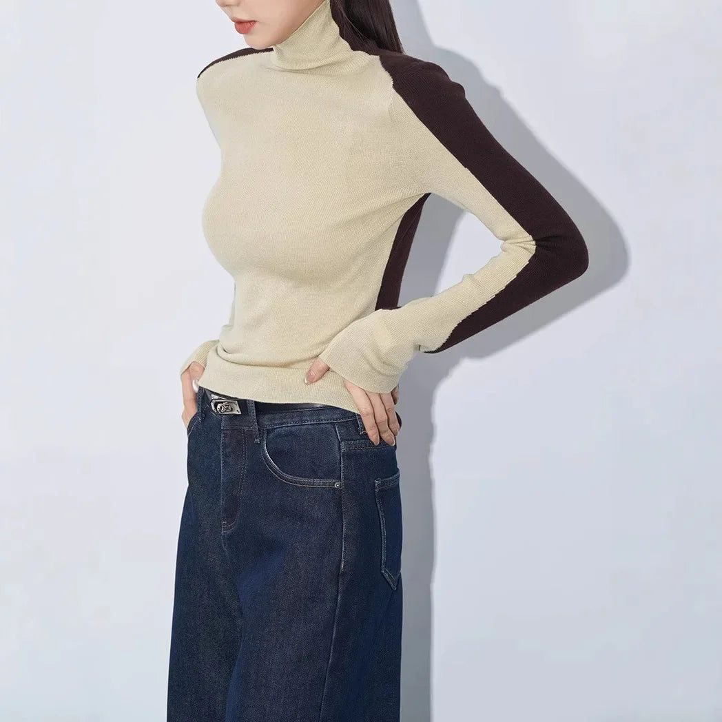 Eufemia | Top with Neck Mock Neck & Contrast Sleeves