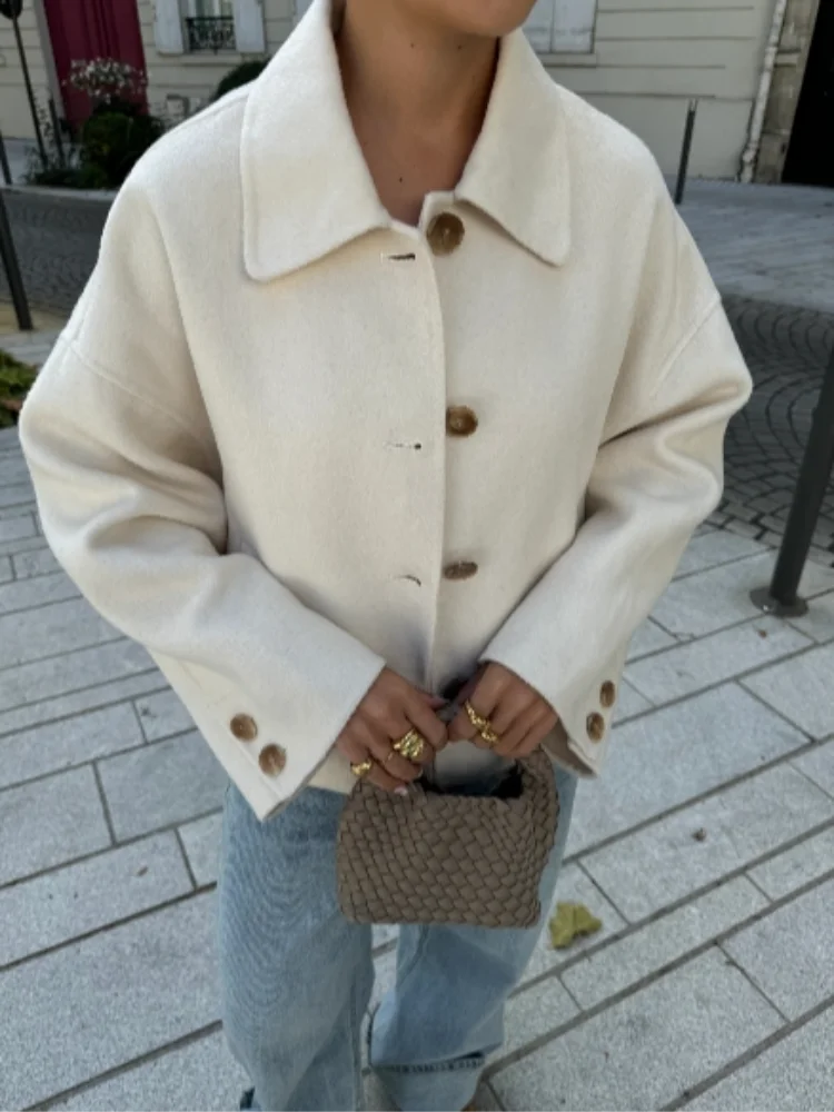 Gabriella | Short, boxy wool coat
