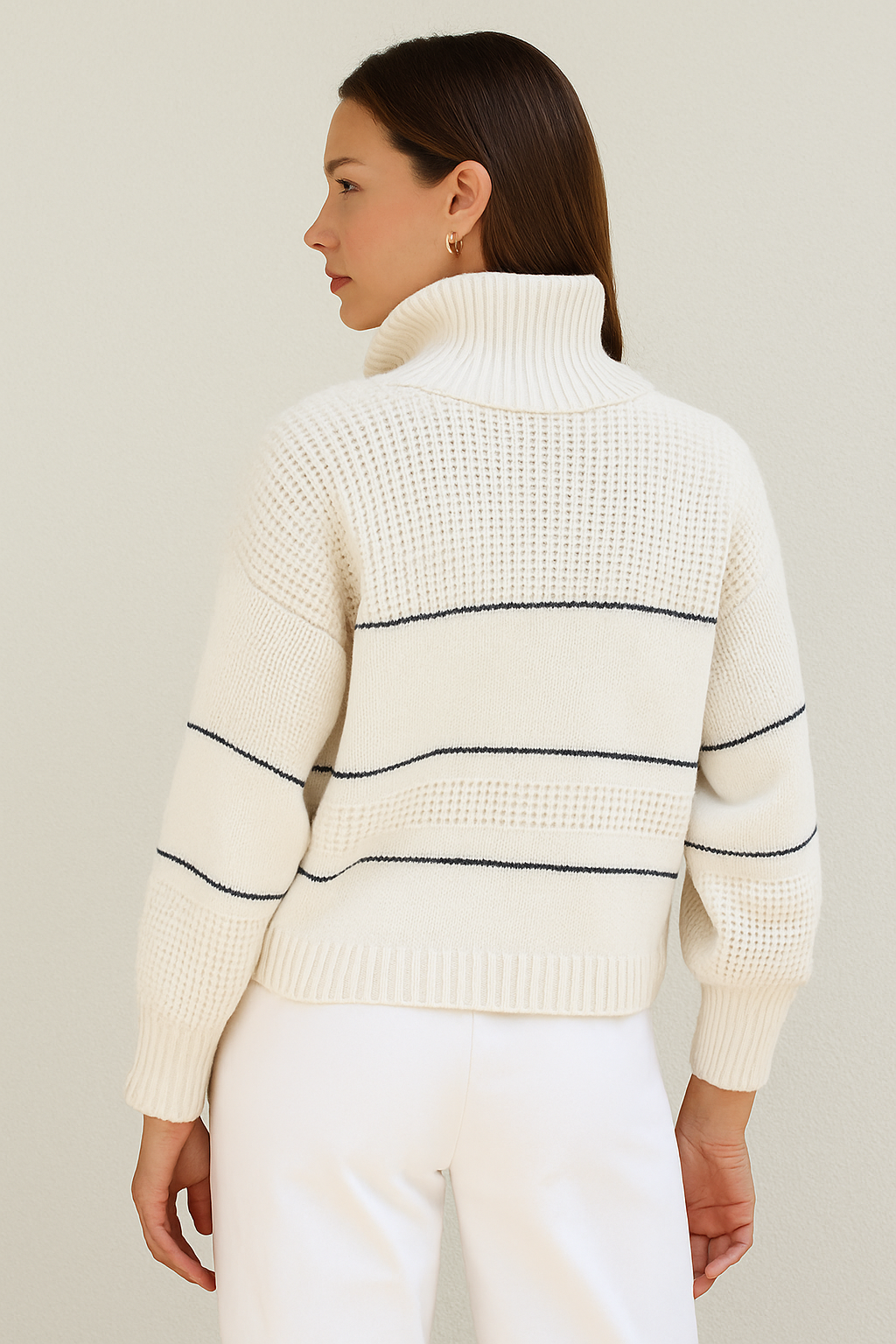 Celestina | Knit Pullover with Neck Abbottonato