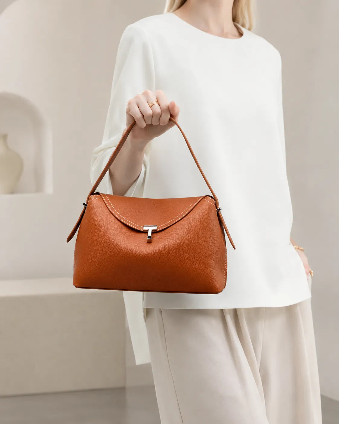 Valeria | Signature Shoulder Bag