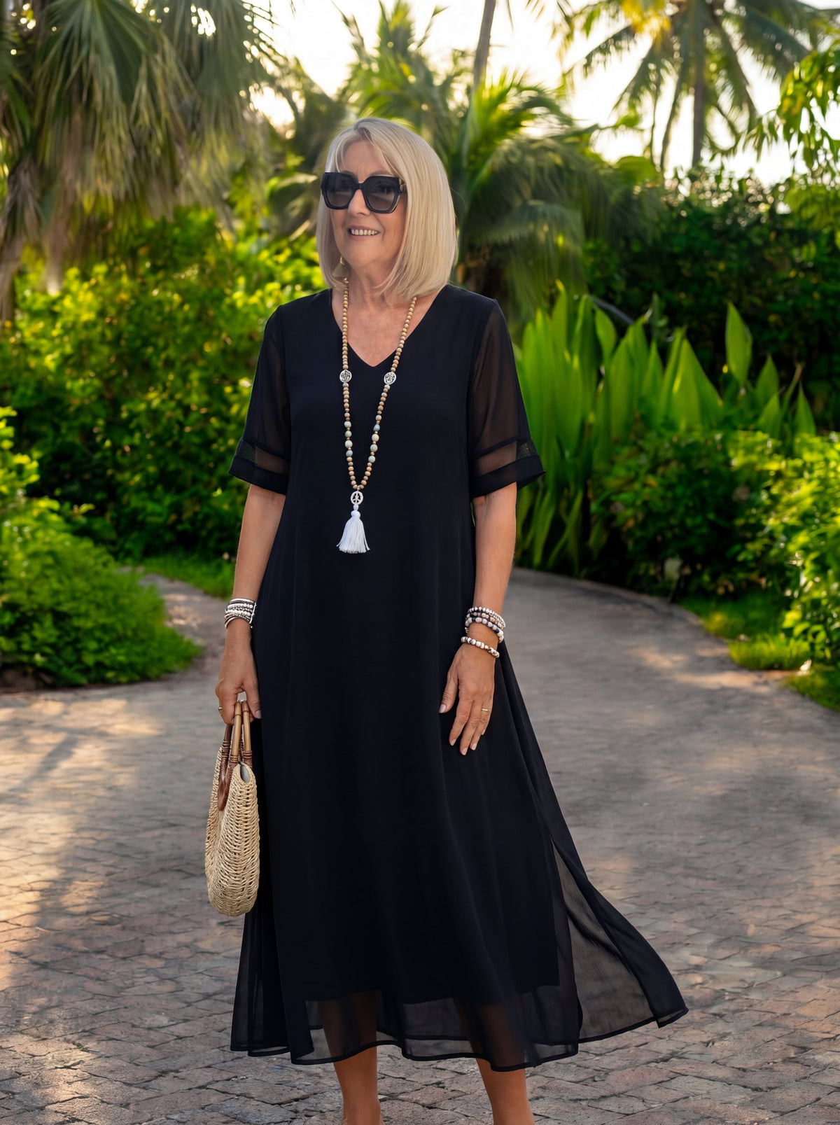 Auris – Midi Flatters Silhouette Dress