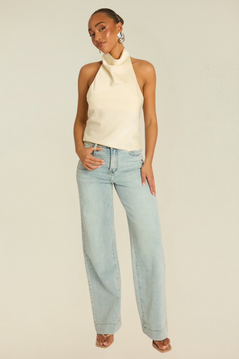 Elara – Halter Fit Flattering Top