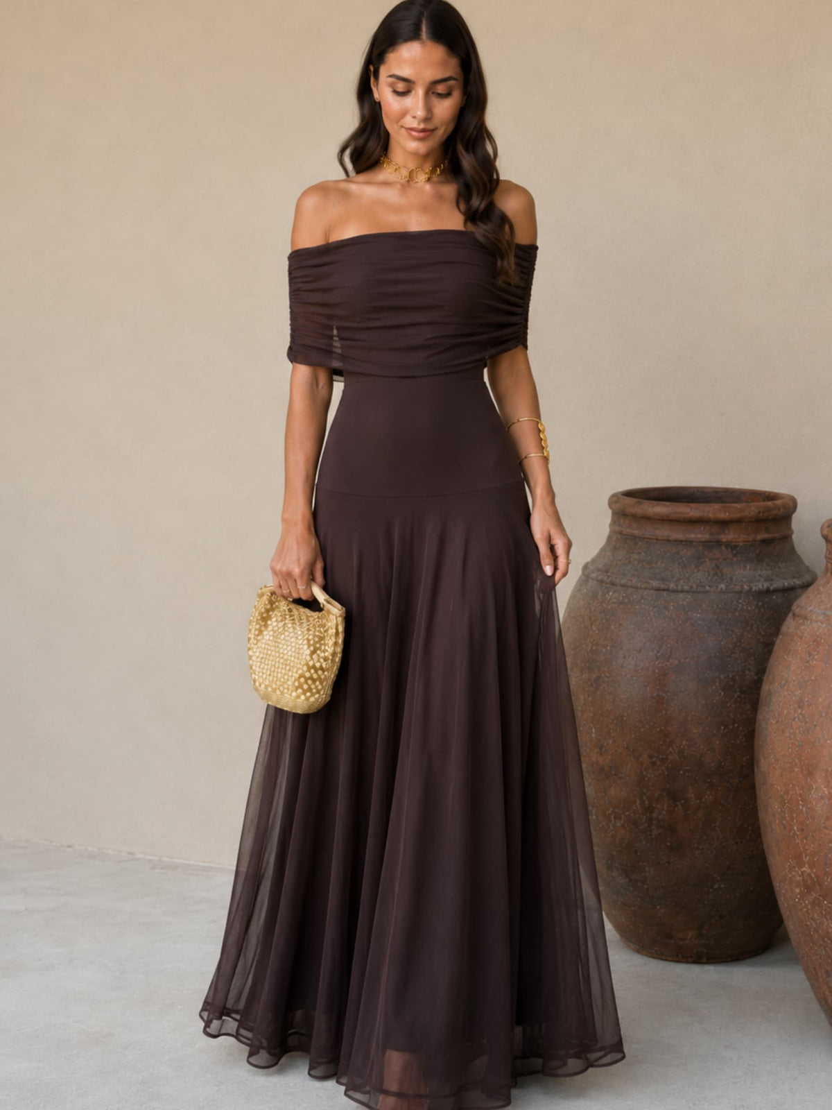 Noto in Brown Dress