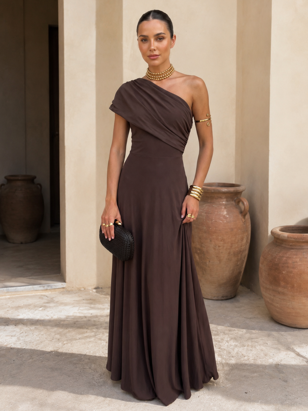Noto in Brown Dress