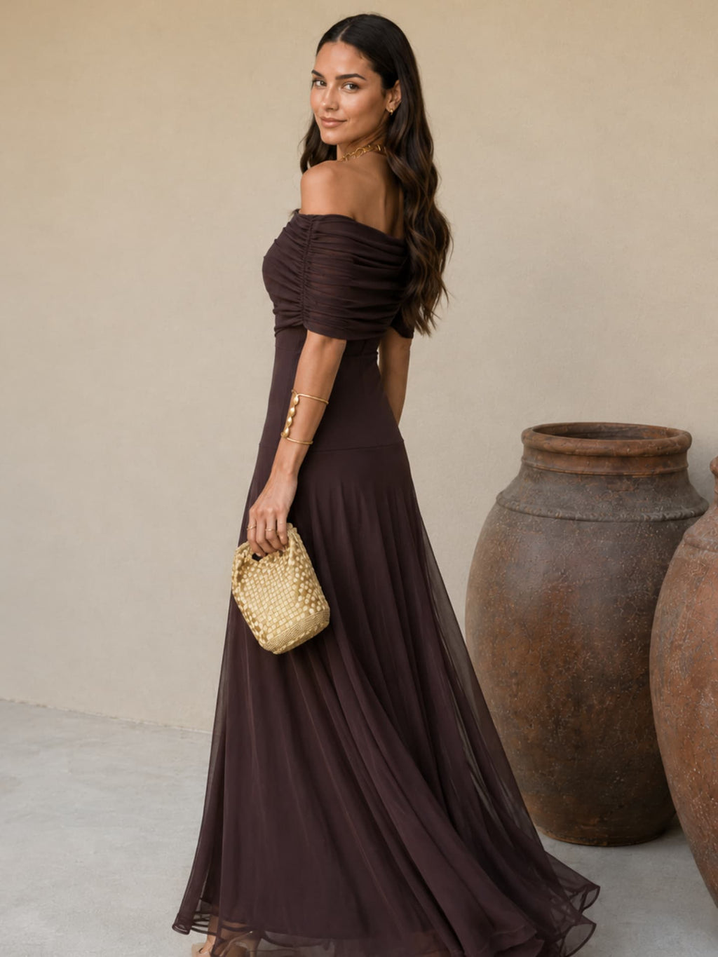 Noto in Brown Dress