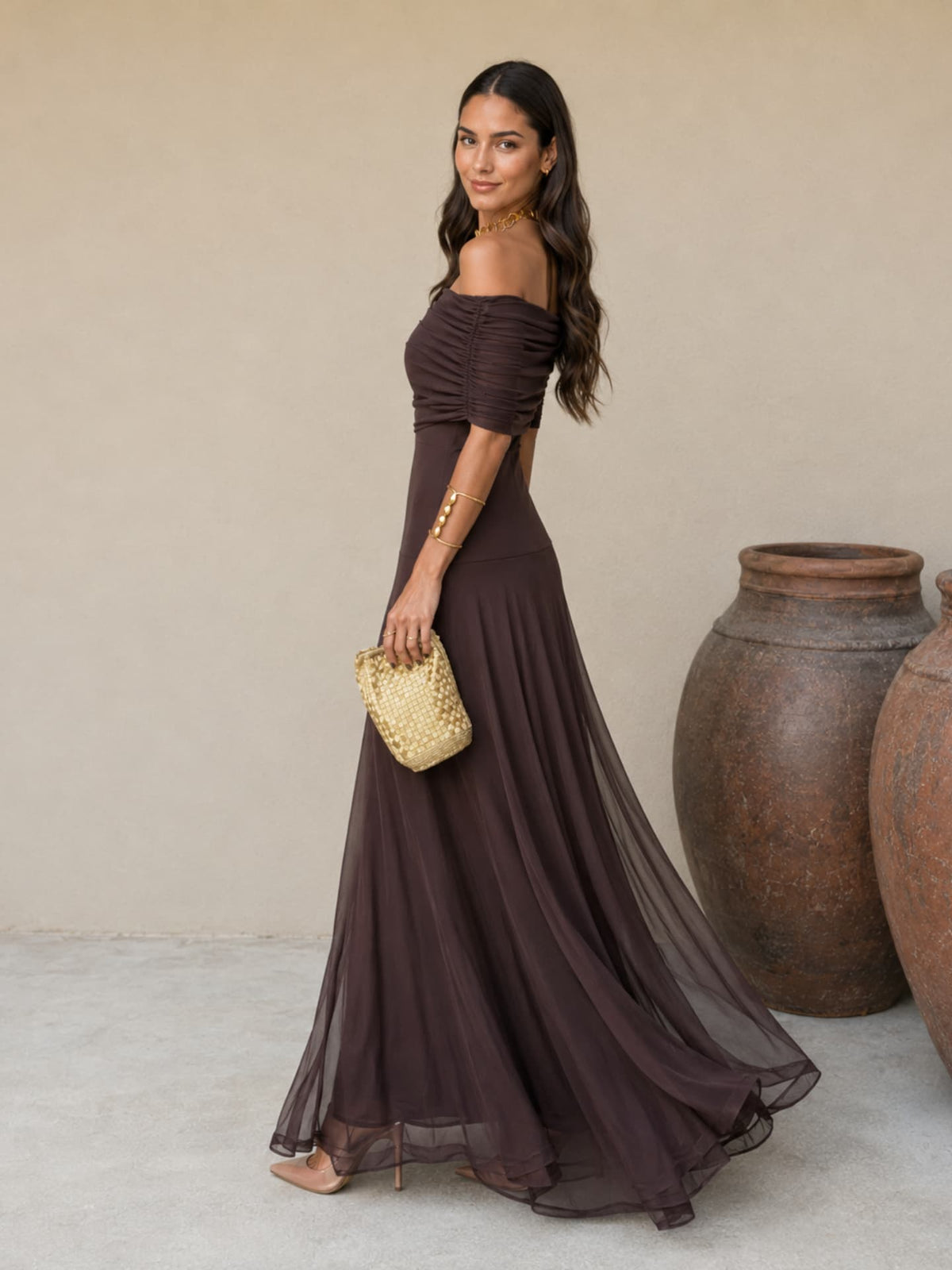 Noto in Brown Dress