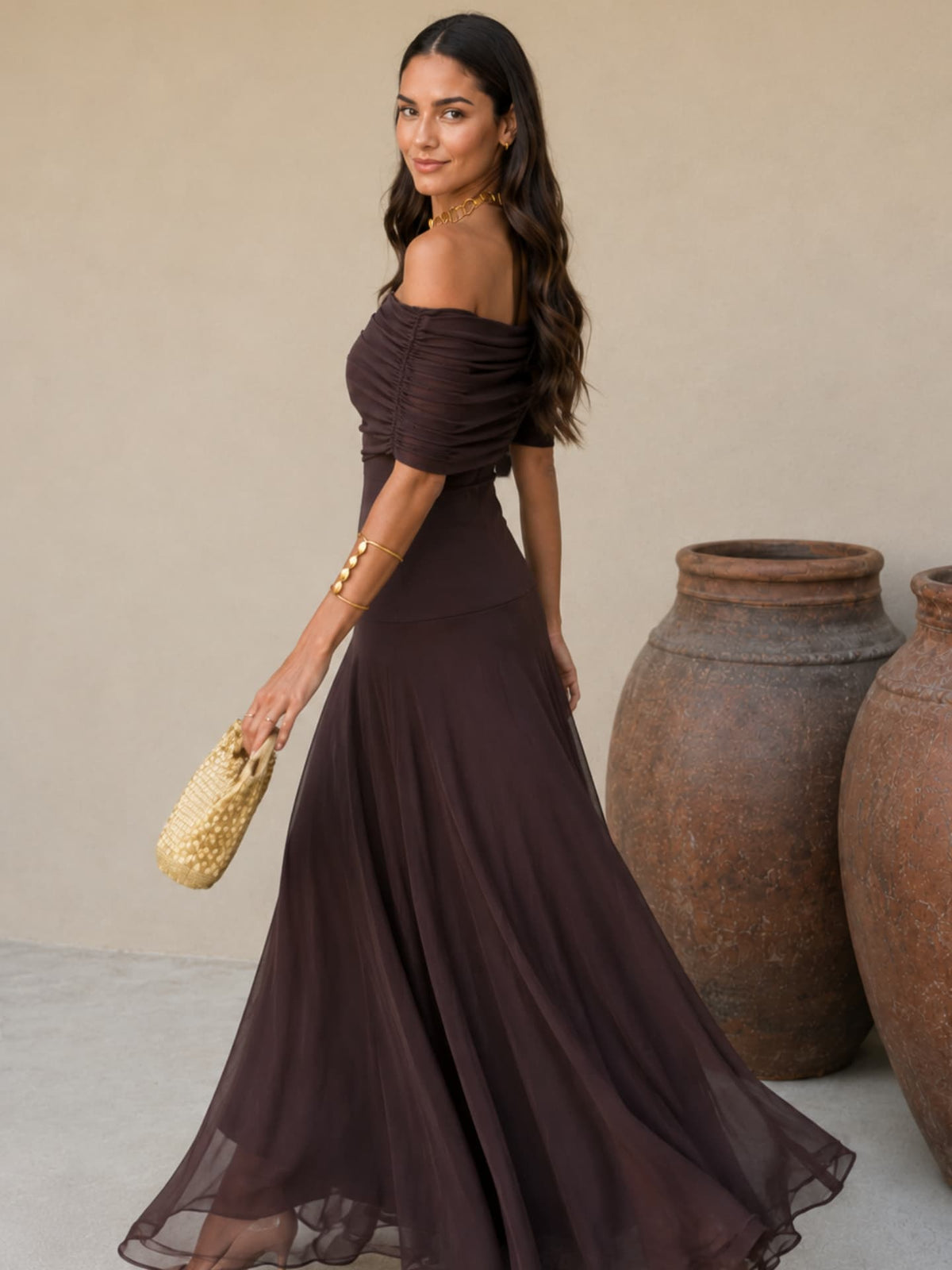 Noto in Brown Dress