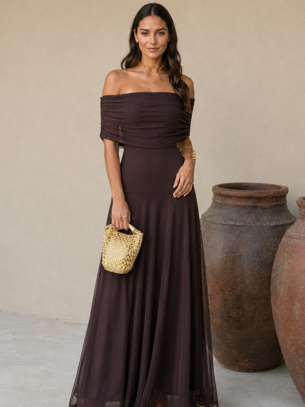 Noto in Brown Dress