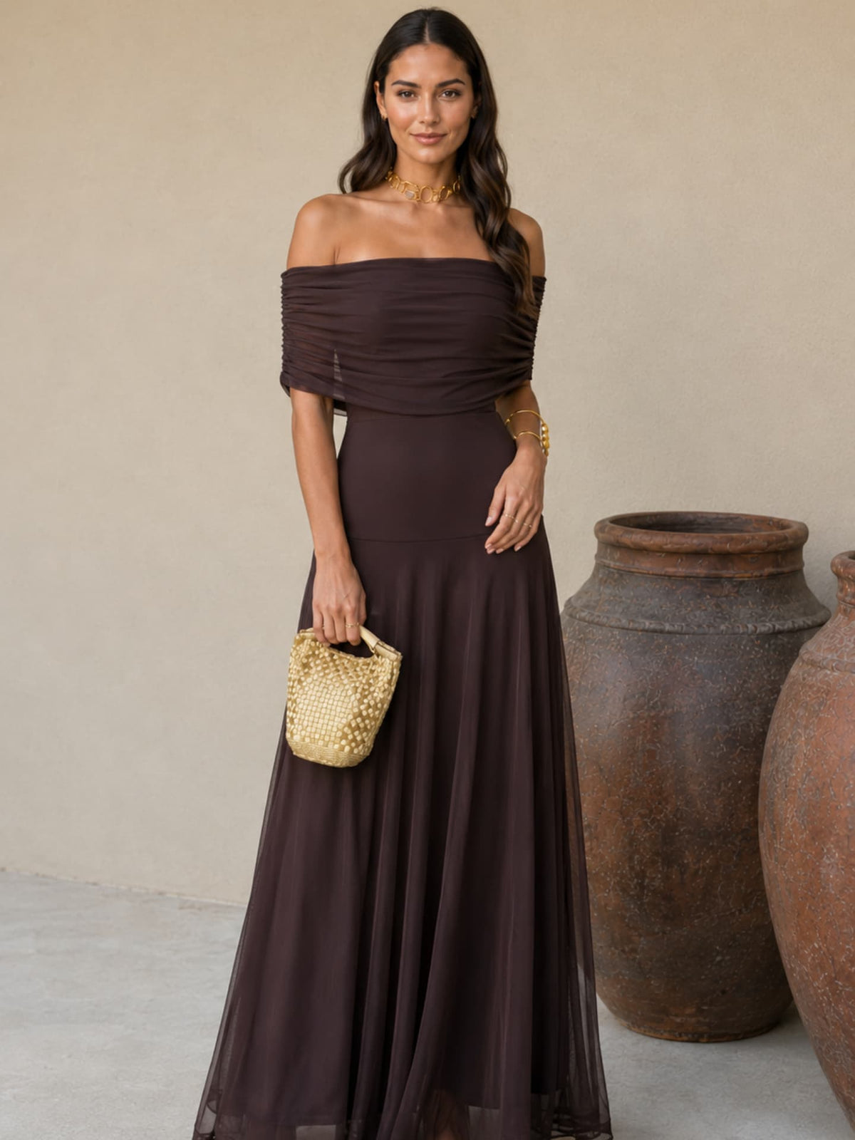 Noto in Brown Dress