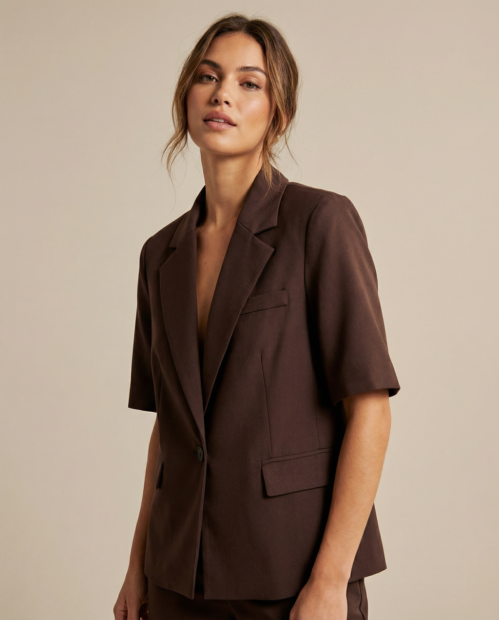 Tilde | Chic Essential Office Blazer with Short Sleeves