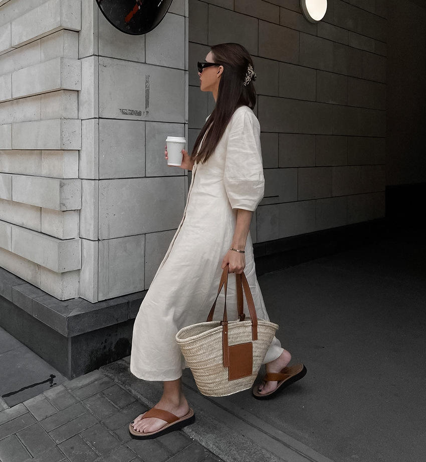 Amaranta | Linen & Cotton Dress with V-Neck & Open Back