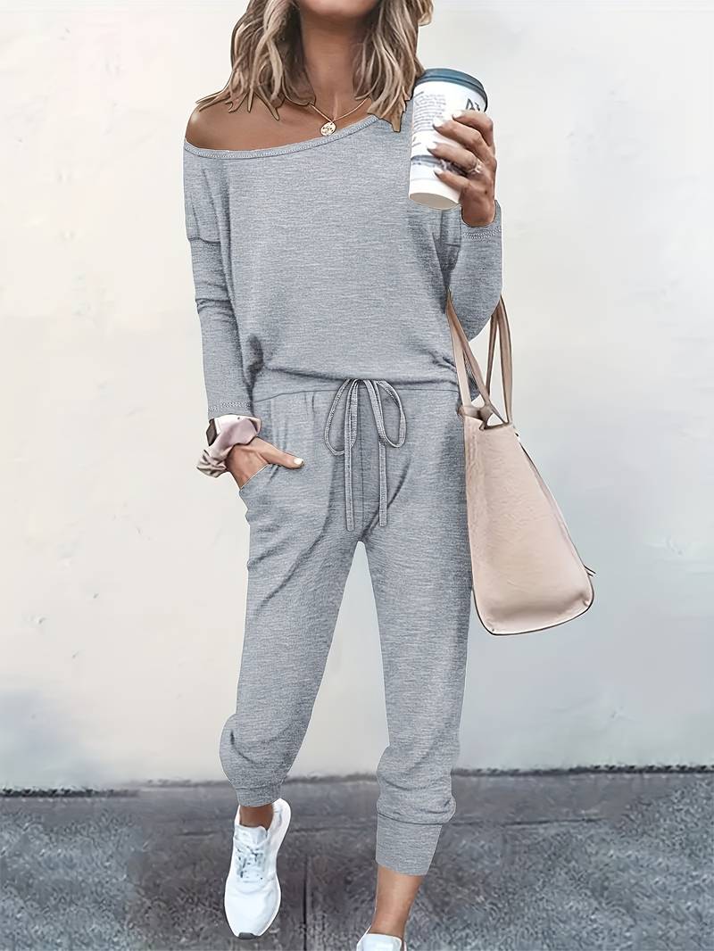 Ariella | Two-piece set with chic top and trousers