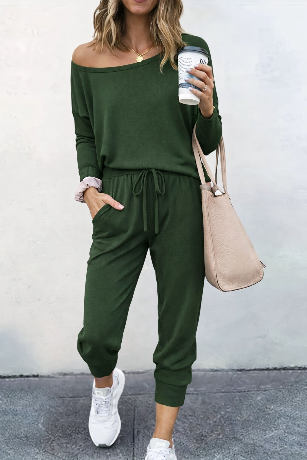 Ariella | Two-piece set with chic top and trousers
