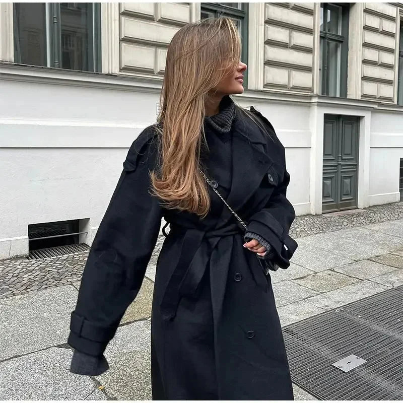 Laura | Double Coat-Breasted in Blend Wool