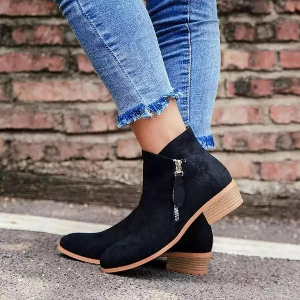 Cecilia | Suede Ankle Boots with Heel in Legno