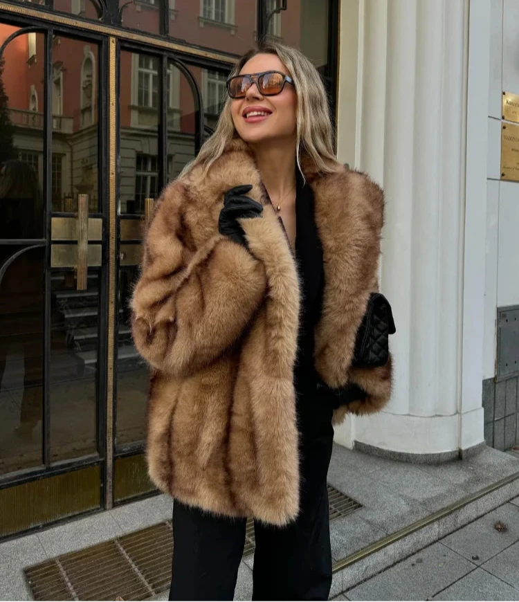 Isolina | Oversized in Faux Fur Brown Coat