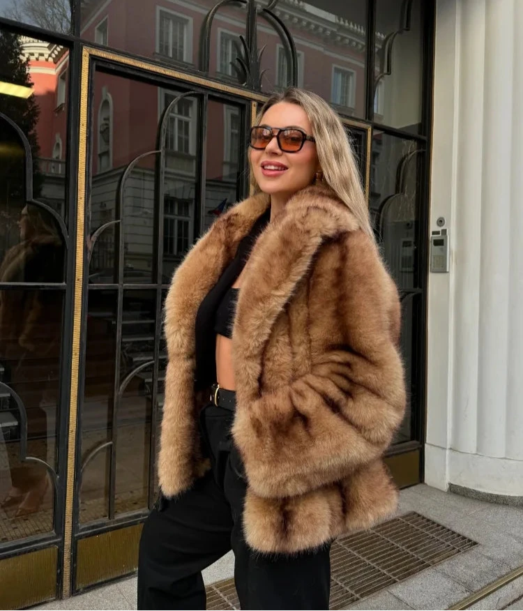 Isolina | Oversized in Faux Fur Brown Coat
