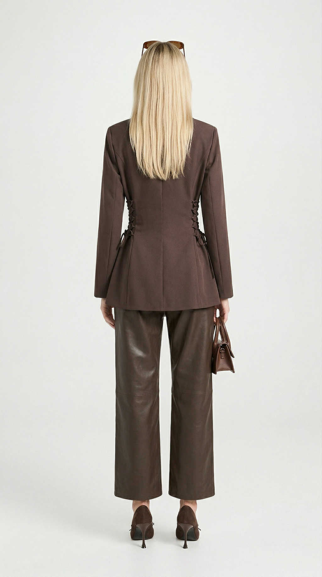 Lea | Tailored Brown Blazer with Fastening Laterale